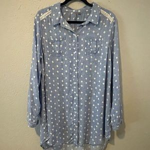 New Directions Weekend printed button down top with roll tab sleeves NWT